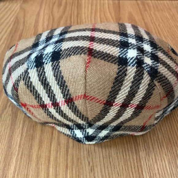 ❤️ Burberry Authentic Iconic Plaid Hat Cap Size Medium NWOT - Picture 6 of 9